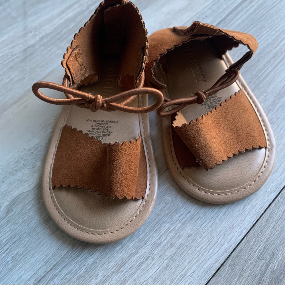 Old Navy Brown Leather Sandals with Scalloped Detailing